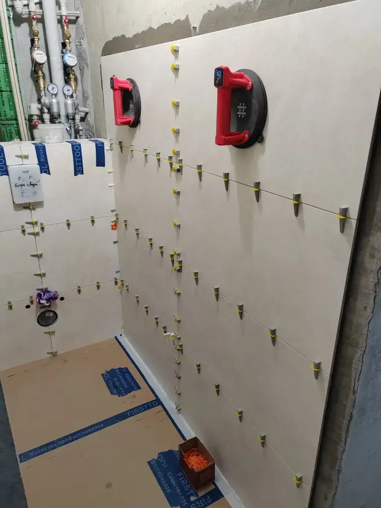 Облицовка ванной, этап выравнивания