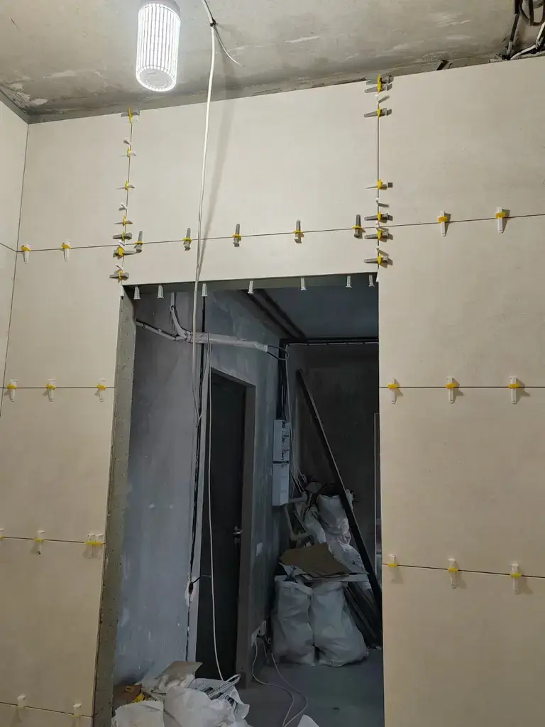 Демонтажный проём и подготовка откосов